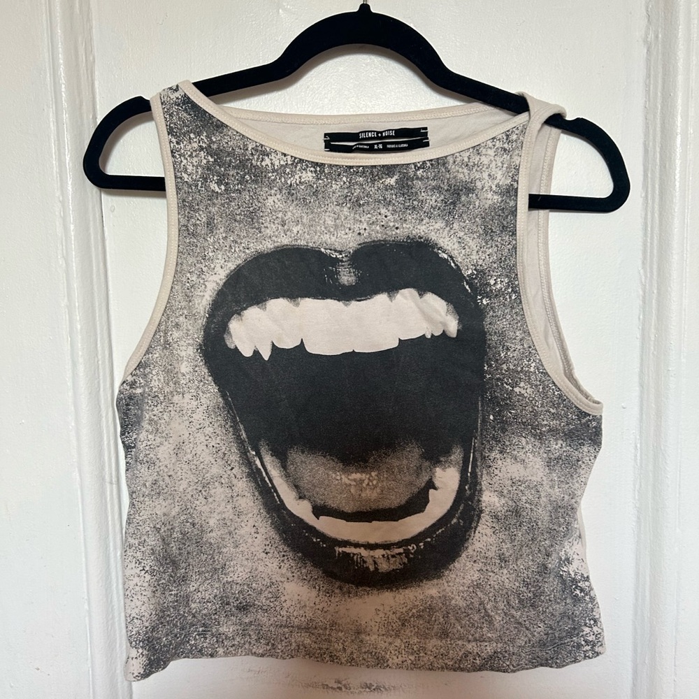 UO Graphic Print Sleeveless Top - Black and White